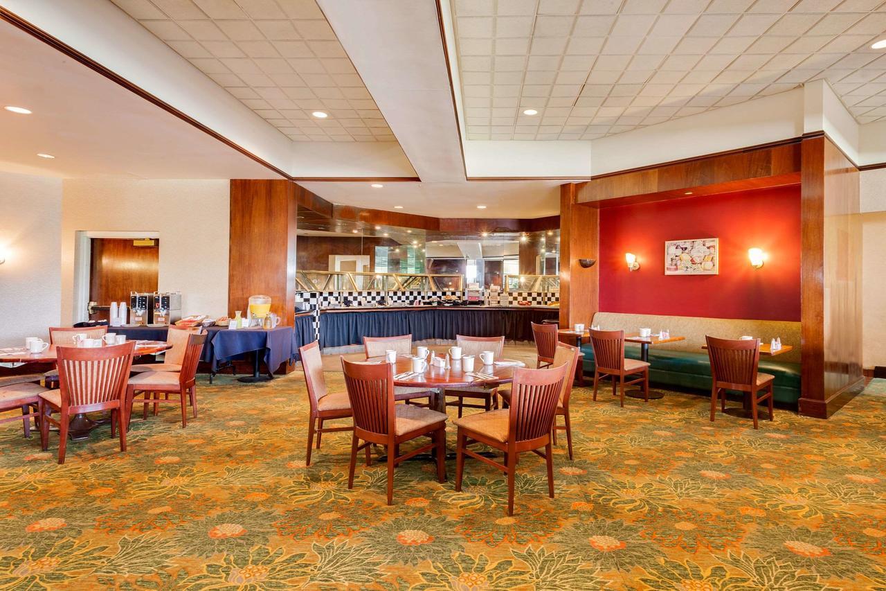 Ramada By Wyndham Fishkill Hotel Exterior photo