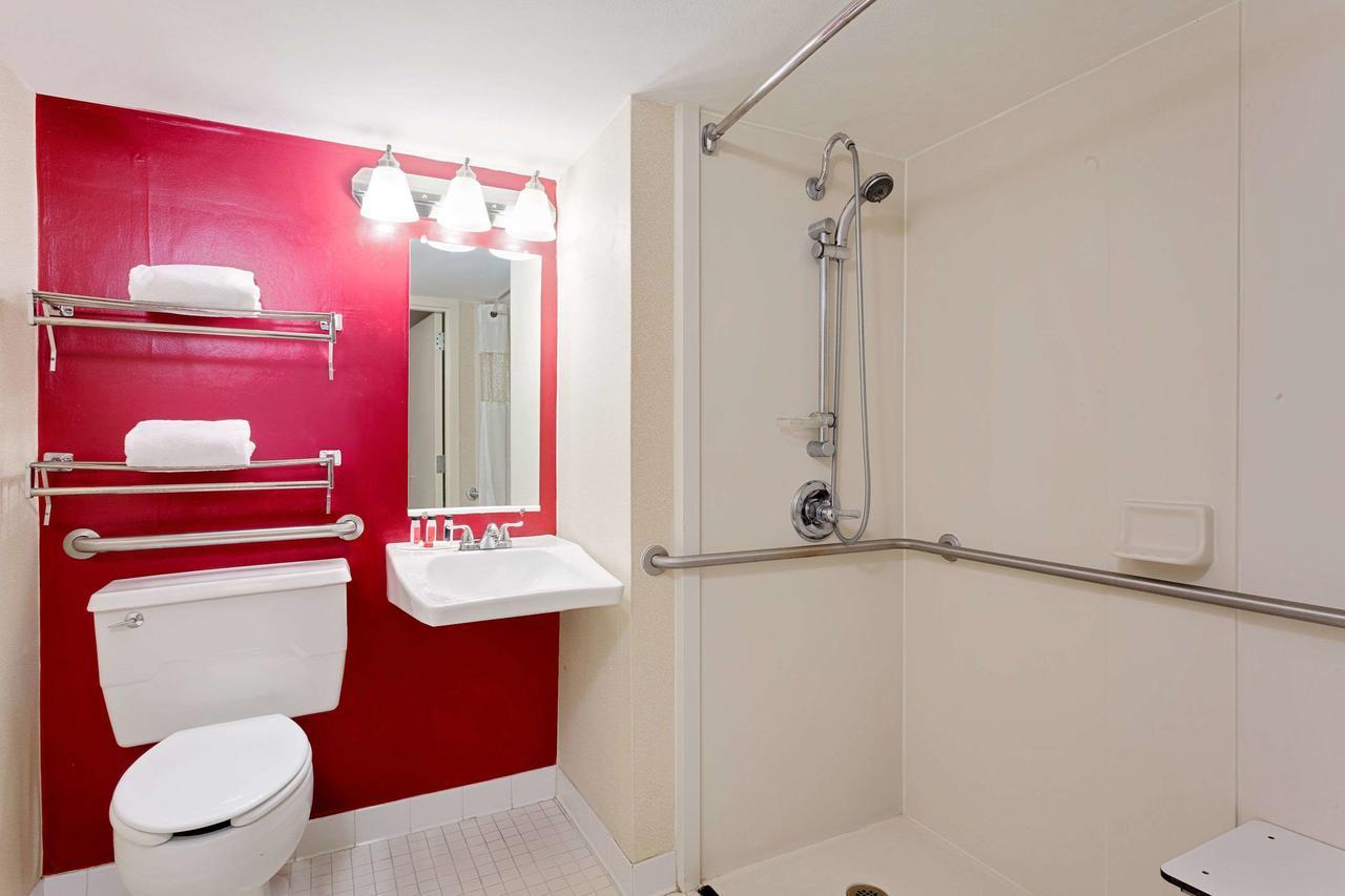 Ramada By Wyndham Fishkill Hotel Exterior photo